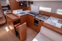 Sun Odyssey 410 in Lefkada / D-Marin Marina Lefkas thumbnail 35
