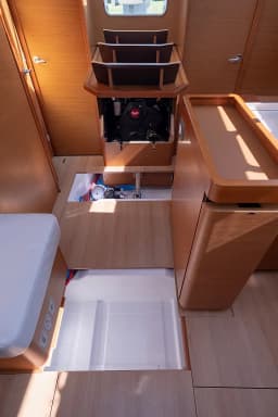 Sun Odyssey 410 in Lefkada / D-Marin Marina Lefkas thumbnail 36