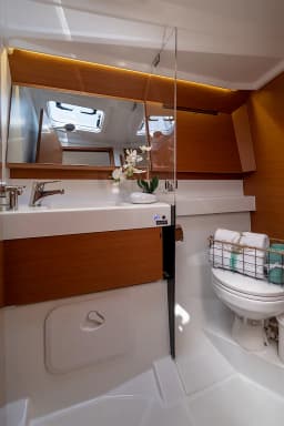 Sun Odyssey 410 in Lefkada / D-Marin Marina Lefkas thumbnail 49