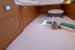 Sun Odyssey 410 in Lefkada / D-Marin Marina Lefkas thumbnail 52