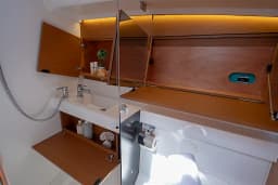 Sun Odyssey 410 in Lefkada / D-Marin Marina Lefkas thumbnail 61