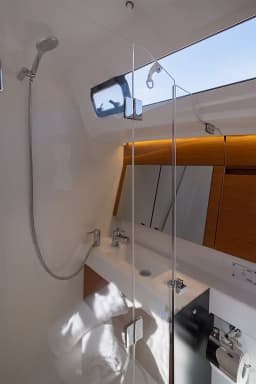 Sun Odyssey 410 in Lefkada / D-Marin Marina Lefkas thumbnail 62
