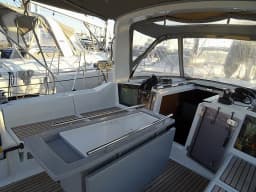 Oceanis 41.1 in Athens / Alimos Marina thumbnail 6