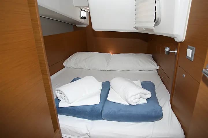 Sun Odyssey 410 in Pula / ACI Marina Pula - Photo 4