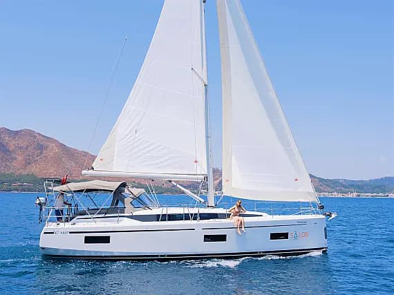 Bavaria C42 in Marmaris / Albatros Marina - image 1