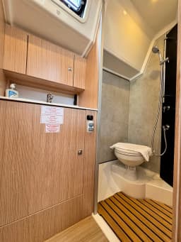 Bavaria C42 in Marmaris / Albatros Marina thumbnail 5
