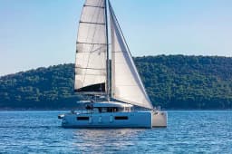 Lagoon 40 in Kaštel Gomilica / Marina Kaštela thumbnail 6