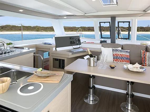 Lucia 40 in Marmaris Yacht Marina - Photo 3