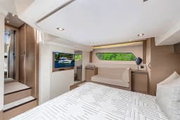 Prestige 460 in Castellammare di Stabia / Marina di Stabia thumbnail 11