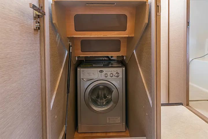 Prestige 460 in Castellammare di Stabia / Marina di Stabia - Photo 4