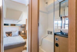 Prestige 460 in Castellammare di Stabia / Marina di Stabia thumbnail 6
