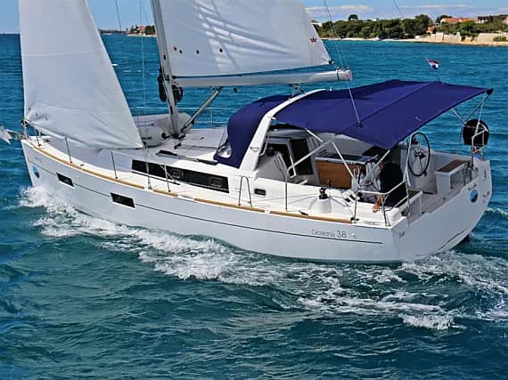 Oceanis 38 in Sukošan / D-Marin Dalmacija Marina - Photo 1