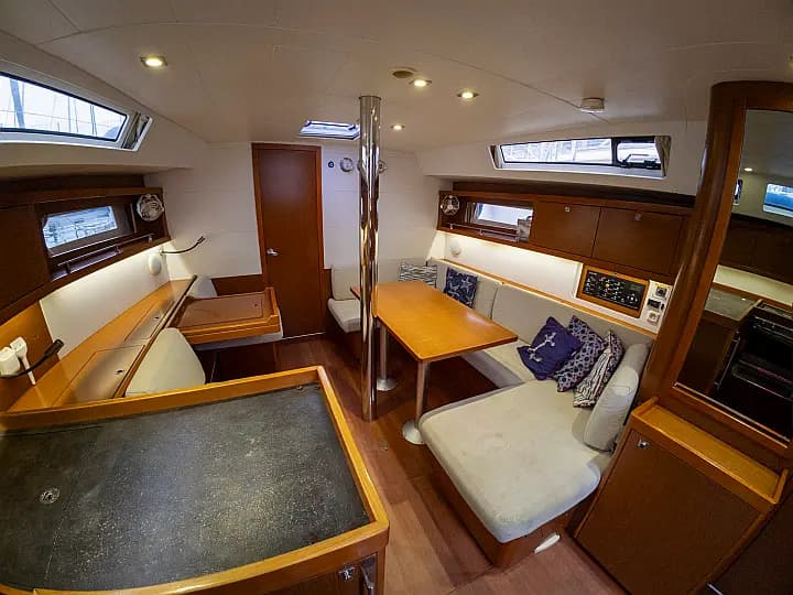 Oceanis 41 in Fethiye / Ece Marina - Photo 5