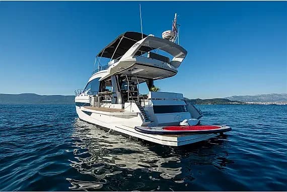 Galeon 500 Fly in Kaštel Gomilica / Marina Kaštela - Photo 1