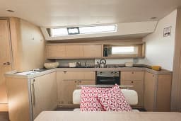 Oceanis 45 in Salerno / Marina d'Arechi thumbnail 11