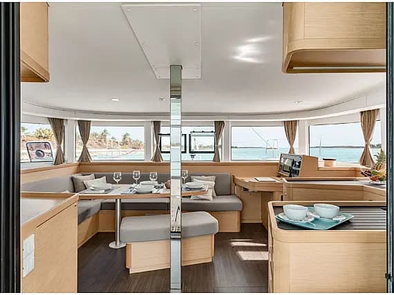 Lagoon 42 in La Spezia / Porto Mirabello - Photo 3