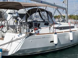 Sun Odyssey 449 in Athens / Alimos Marina thumbnail 6
