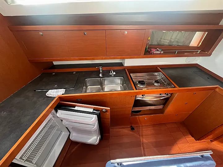 Oceanis 45 in Sukošan / D-Marin Dalmacija Marina - Photo 4