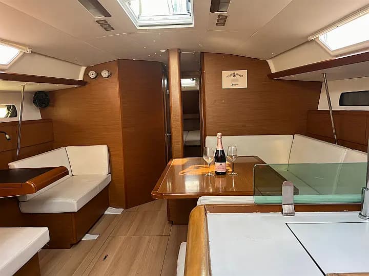 Sun Odyssey 449 in Sukošan / D-Marin Dalmacija Marina - Photo 5