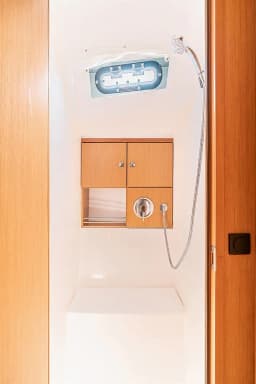 Bavaria 46 Cruiser in Rhodes New Marina thumbnail 24