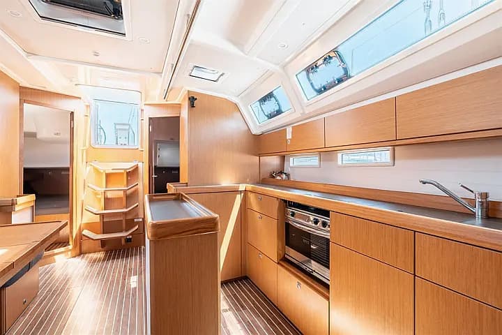 Bavaria 46 Cruiser in Rhodes New Marina - Photo 4