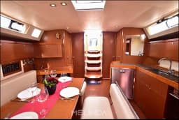 Oceanis 45 in Lefkada / Port of Lefkas thumbnail 9
