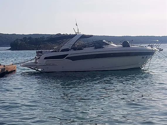 Bavaria Sport 400HT in Krk / Punat / Marina Punat - Photo 1