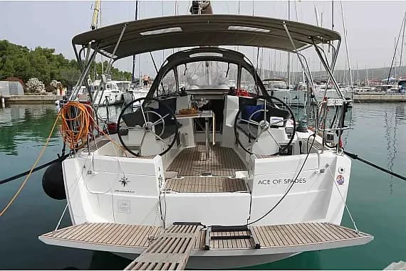 Sun Odyssey 389 in Sukošan / D-Marin Dalmacija Marina - Photo 1