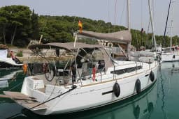 Sun Odyssey 389 in Sukošan / D-Marin Dalmacija Marina thumbnail 6