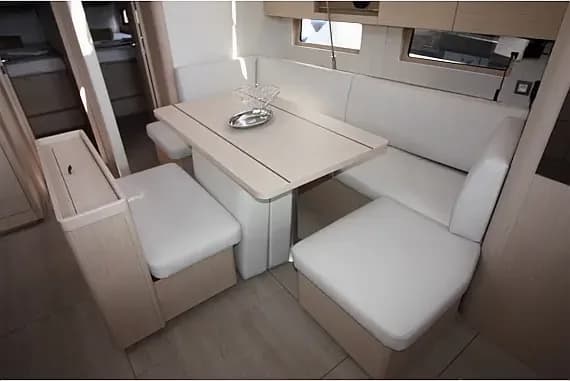 Oceanis 46.1 in Salerno / Marina d'Arechi - Photo 3