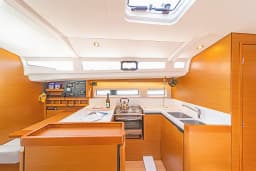 Sun Odyssey 440 in Lefkada / D-Marin Marina Lefkas thumbnail 9