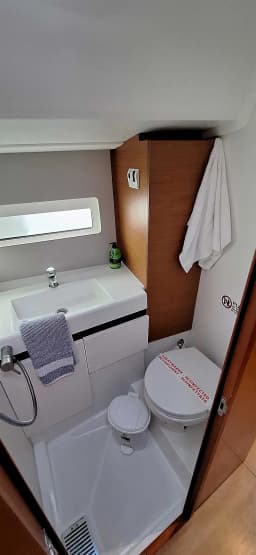 Sun Odyssey 490 in Lefkada / Nikiana Marina thumbnail 9
