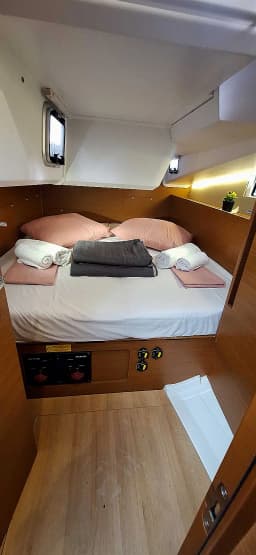 Sun Odyssey 490 in Lefkada / Nikiana Marina thumbnail 10