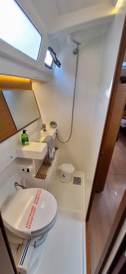 Sun Odyssey 490 in Lefkada / Nikiana Marina thumbnail 14