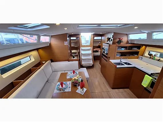 Sun Odyssey 490 in Lefkada / Nikiana Marina - Photo 3