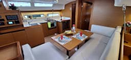 Sun Odyssey 490 in Lefkada / Nikiana Marina thumbnail 6