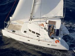 Lagoon 380 in Salerno / Marina d'Arechi thumbnail 3