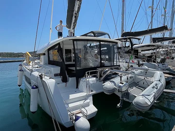 Lagoon 40 in Sardinia / Portisco / Cala dei Sardi - Photo 4