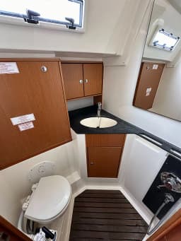 Bavaria Cruiser 45 in Sukošan / D-Marin Dalmacija Marina thumbnail 13