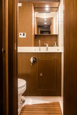 Bavaria C57 in Athens / Alimos Marina thumbnail 3