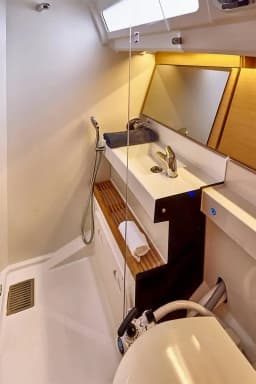 Sun Odyssey 440 in Volos / Port of Volos thumbnail 15