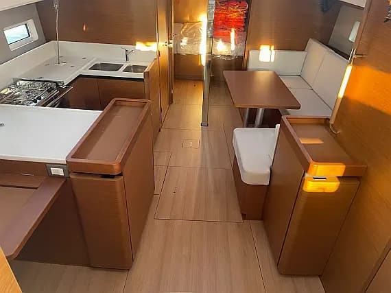 Sun Odyssey 440 in Volos / Port of Volos - Photo 3