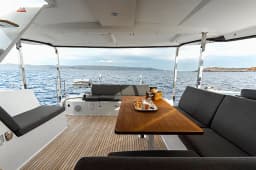 Isla 40 in Lavrion / Olympic Marina thumbnail 10