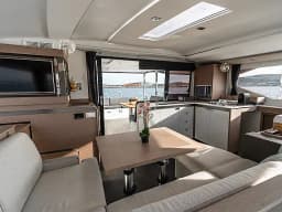 Isla 40 in Lavrion / Olympic Marina thumbnail 2