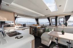 Isla 40 in Lavrion / Olympic Marina thumbnail 3