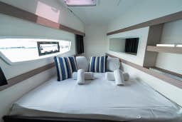 Isla 40 in Lavrion / Olympic Marina thumbnail 5