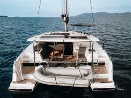 Isla 40 in Lavrion / Olympic Marina thumbnail 8