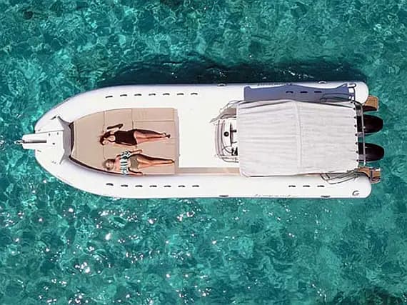 Tempest 900 in Sardinia / Portisco / Marina di Portisco - Photo 3