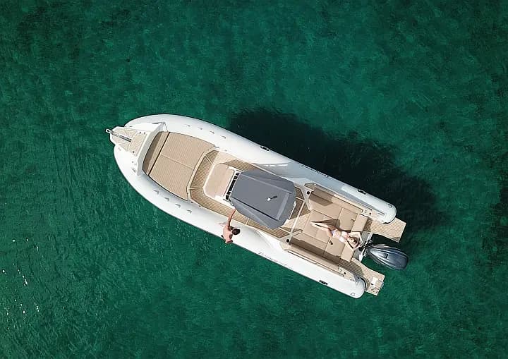 Tempest 900 in Sardinia / Portisco / Marina di Portisco - Photo 5