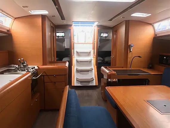 Sun Odyssey 519 in Mallorca / Palma de Mallorca / La Lonja Marina Charter - Photo 3